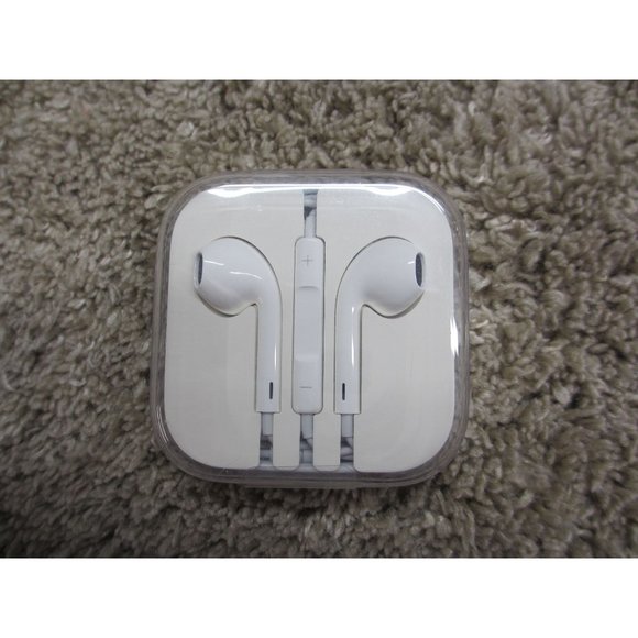 Apple Other - APPLE EARPODS WIRED HEADSET NEW IN PACKAGE